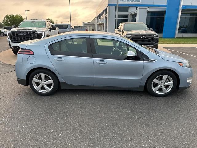 Photo of 2013 Silver Topaz Metallic Chevrolet Volt