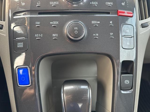 Photo of 2013 Silver Topaz Metallic Chevrolet Volt