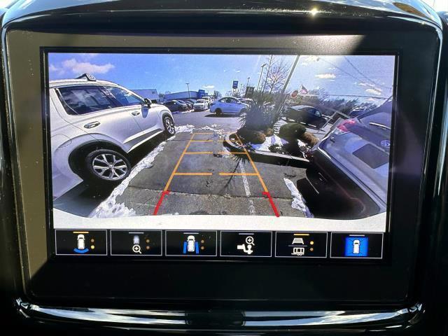 Photo of 2022 Summit White Chevrolet Traverse