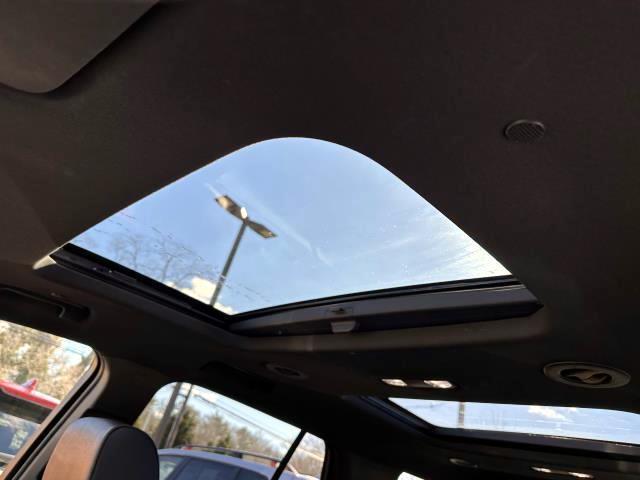 Photo of 2022 Summit White Chevrolet Traverse