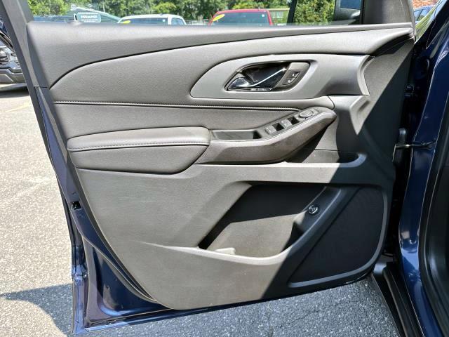 Photo of 2023 Northsky Blue Metallic Chevrolet Traverse