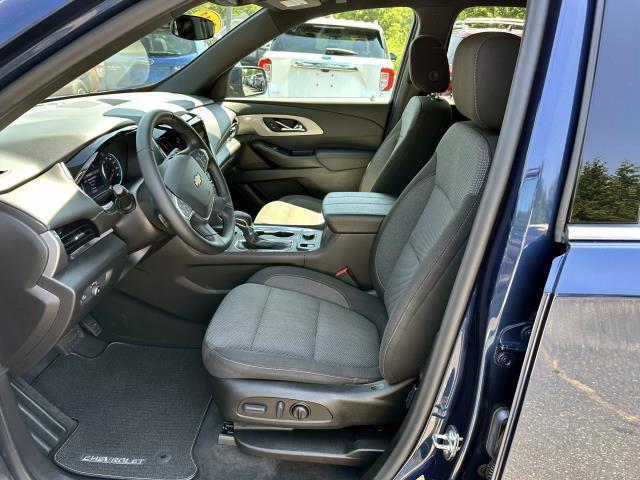 Photo of 2023 Northsky Blue Metallic Chevrolet Traverse