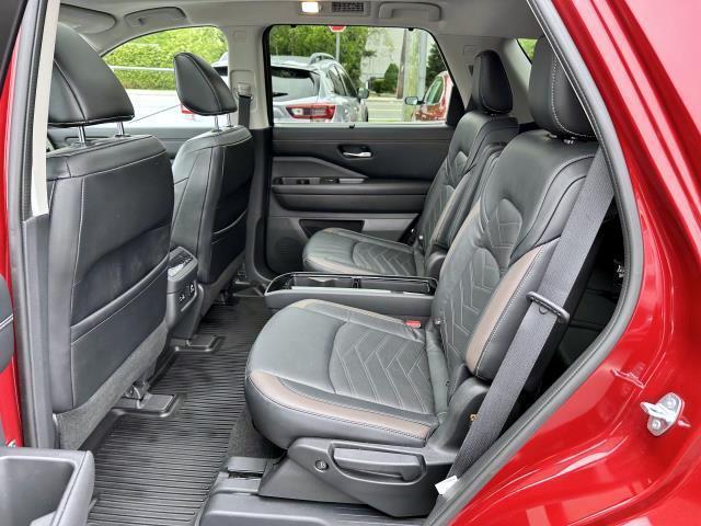 Photo of 2022 Scarlet Ember Nissan Pathfinder
