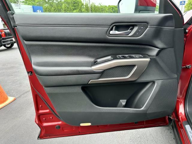 Photo of 2022 Scarlet Ember Nissan Pathfinder