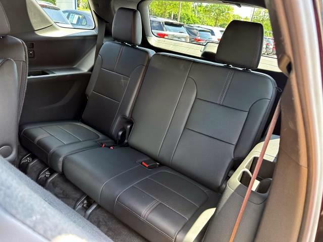 Photo of 2023 Mosaic Black Metallic Chevrolet Traverse