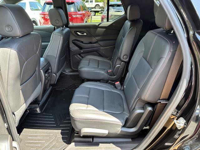 Photo of 2023 Mosaic Black Metallic Chevrolet Traverse