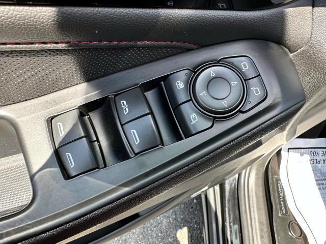 Photo of 2023 Mosaic Black Metallic Chevrolet Traverse