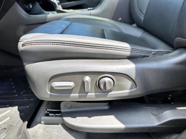 Photo of 2023 Mosaic Black Metallic Chevrolet Traverse