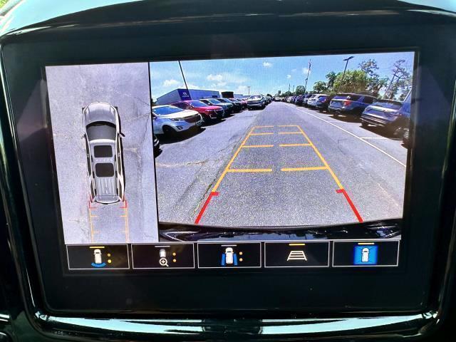 Photo of 2023 Mosaic Black Metallic Chevrolet Traverse