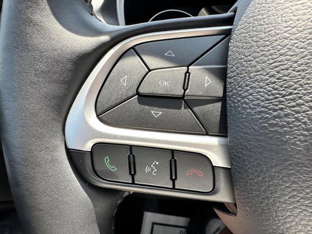 Photo of 2019 White Jeep Compass