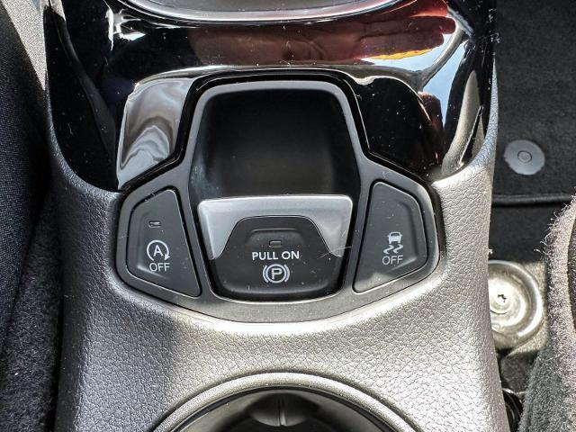 Photo of 2019 White Jeep Compass