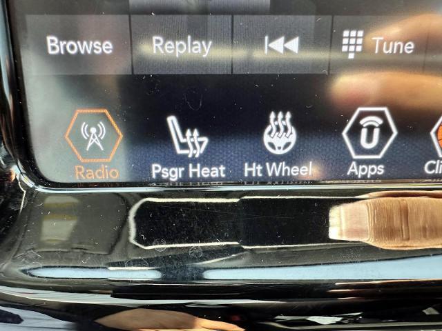 Photo of 2019 White Jeep Compass