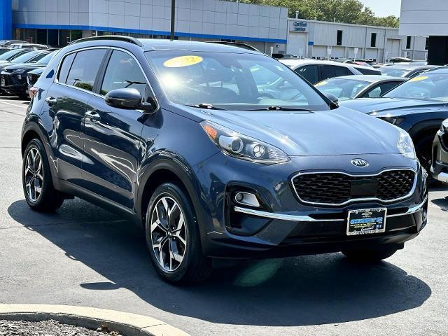 Photo of 2022 Black Cherry Kia Sportage