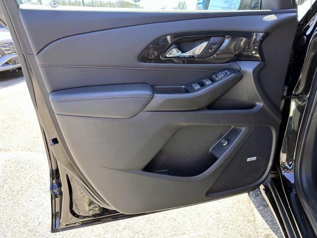 Photo of 2022 Mosaic Black Metallic Chevrolet Traverse