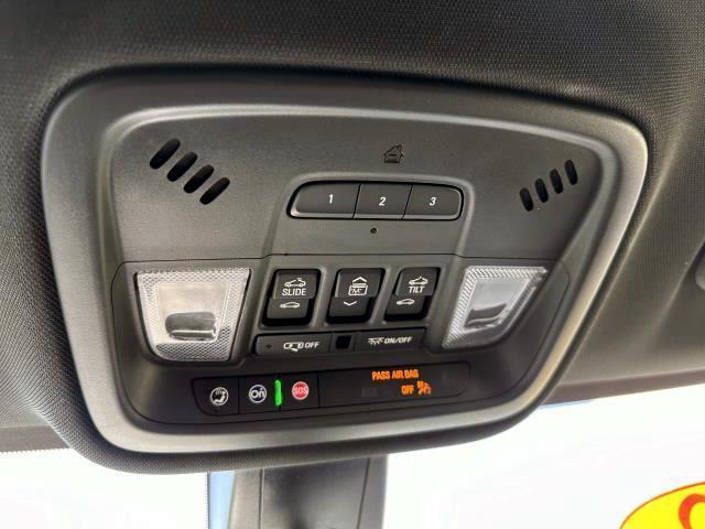 Photo of 2022 Mosaic Black Metallic Chevrolet Traverse