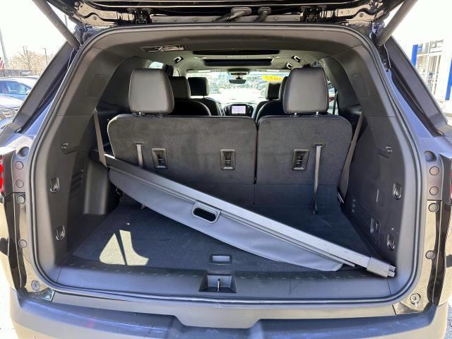 Photo of 2022 Mosaic Black Metallic Chevrolet Traverse