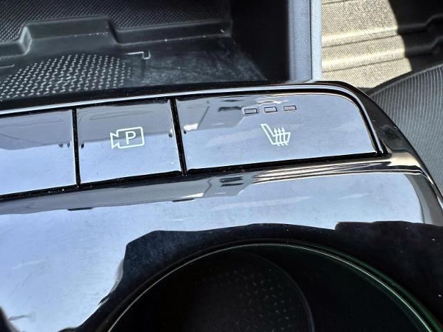 Photo of 2022 Shimmering Silver Hyundai TUCSON Hybrid