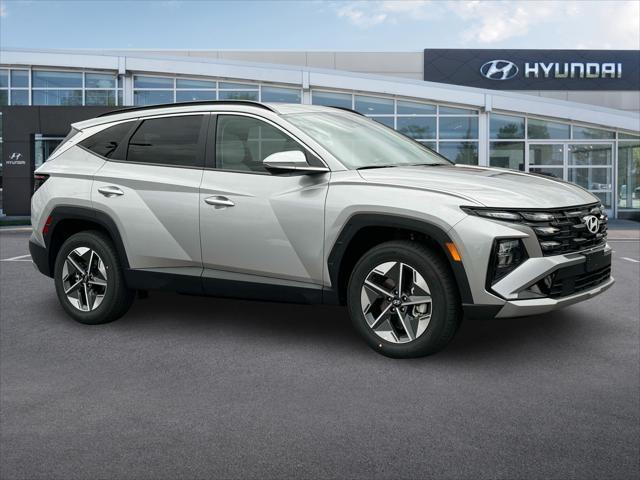 Photo of 2025 Shimmering Silver Hyundai TUCSON