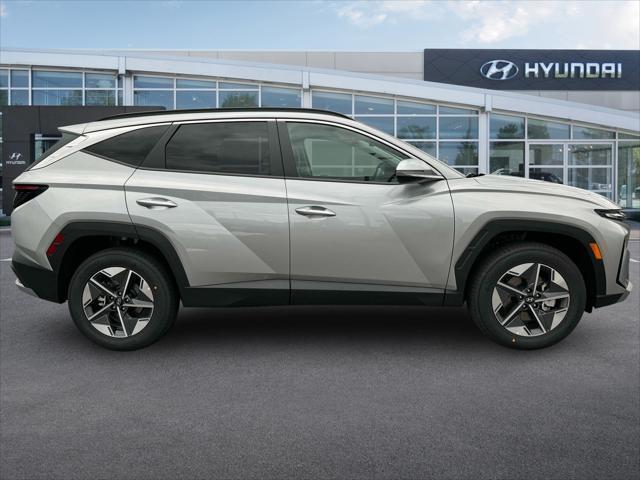 Photo of 2025 Shimmering Silver Hyundai TUCSON
