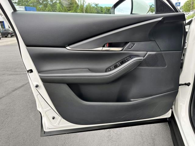 Photo of 2022 Snowflake White Pearl Mazda CX-30