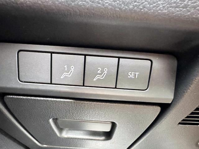 Photo of 2022 Snowflake White Pearl Mazda CX-30