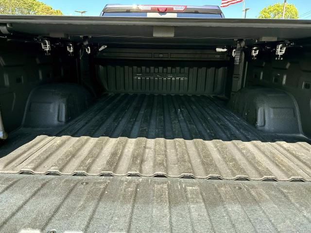 Photo of 2024 Onyx Black GMC Sierra 1500