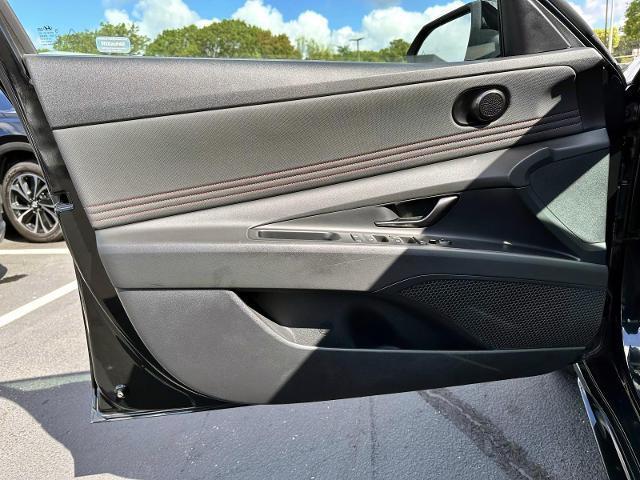 Photo of 2023 Black Hyundai ELANTRA