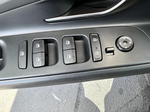 Photo of 2023 Black Hyundai ELANTRA