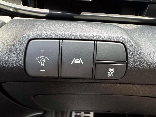 Photo of 2023 Black Hyundai ELANTRA