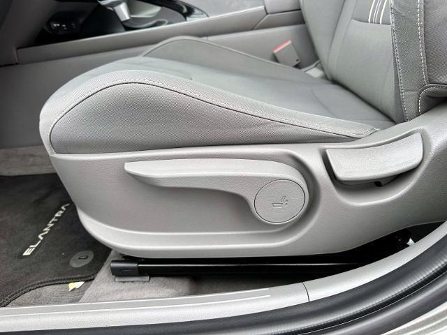 Photo of 2024 Gray Hyundai ELANTRA
