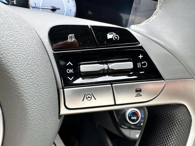 Photo of 2024 Gray Hyundai ELANTRA