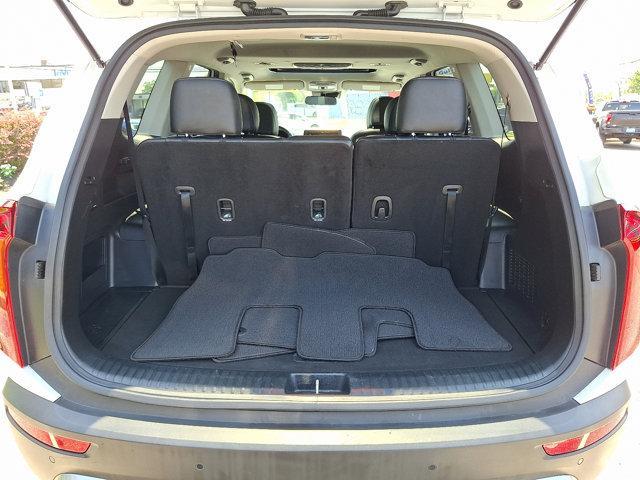 Photo of 2022 Glacial White Pearl Kia Telluride
