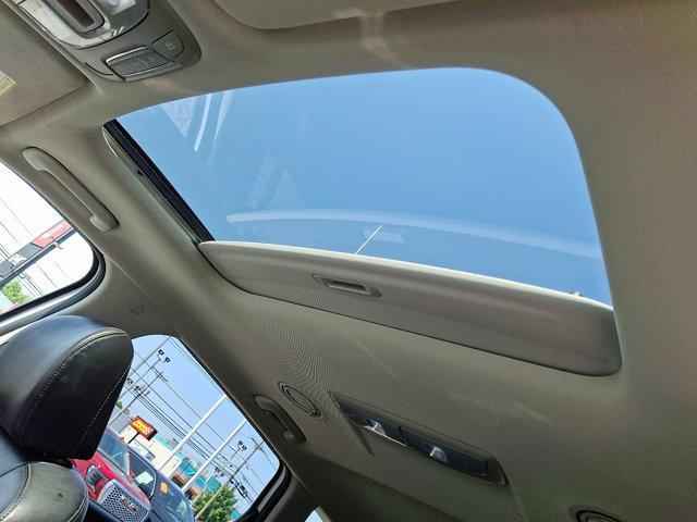 Photo of 2022 Glacial White Pearl Kia Telluride