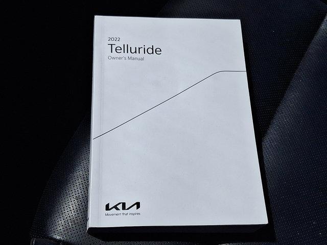 Photo of 2022 Glacial White Pearl Kia Telluride
