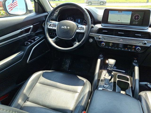 Photo of 2022 Glacial White Pearl Kia Telluride
