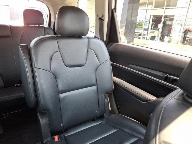 Photo of 2022 Glacial White Pearl Kia Telluride