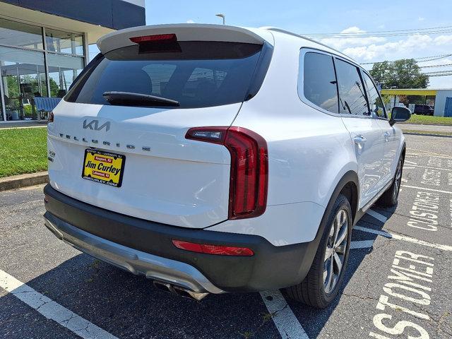 Photo of 2022 Glacial White Pearl Kia Telluride
