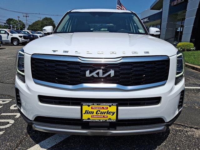 Photo of 2022 Glacial White Pearl Kia Telluride