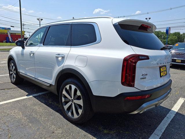 Photo of 2022 Glacial White Pearl Kia Telluride