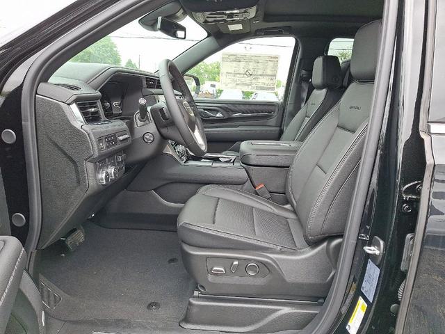 Photo of 2024 Onyx Black GMC Yukon XL