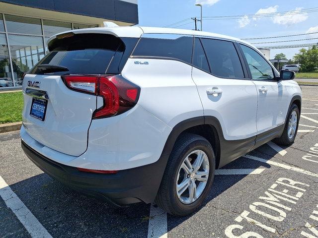 Photo of 2022 Summit White GMC Terrain