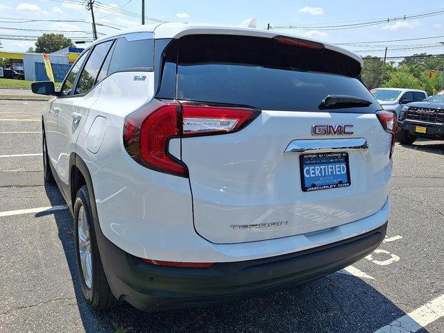 Photo of 2022 Summit White GMC Terrain
