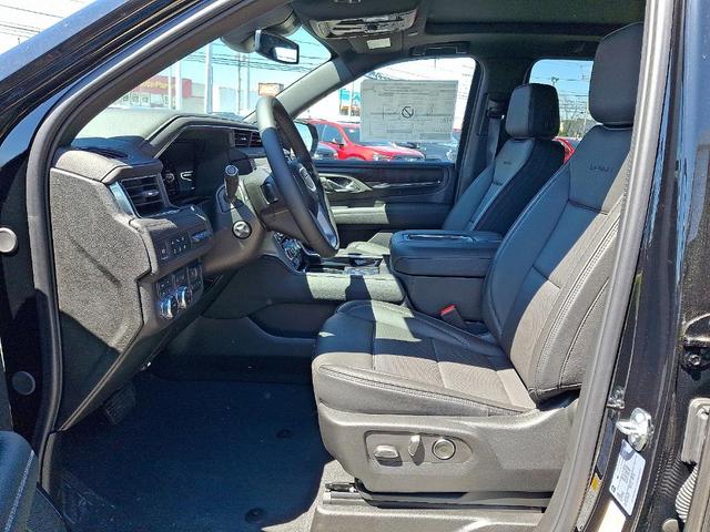 Photo of 2024 Onyx Black GMC Yukon XL
