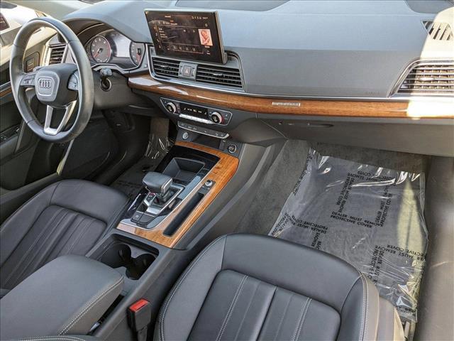 Photo of 2023 Florett Silver Metallic Audi Q5