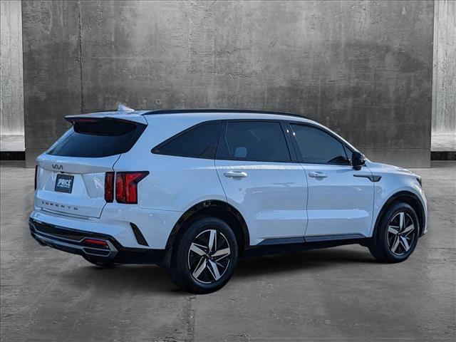 Photo of 2022 Glacial White Pearl Kia Sorento