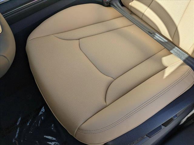 Photo of 2025 Glacier White Metallic Audi Q7