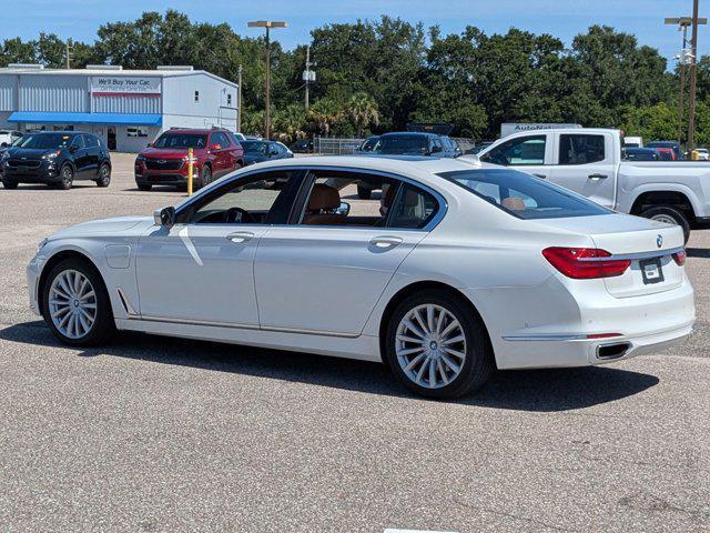 Photo of 2017 Mineral White Meta BMW 740e