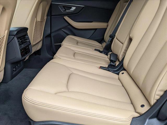 Photo of 2025 Glacier White Metallic Audi Q7