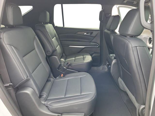 Photo of 2026 Summit White Chevrolet Traverse