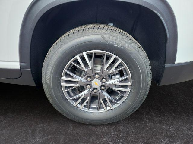 Photo of 2026 Summit White Chevrolet Traverse